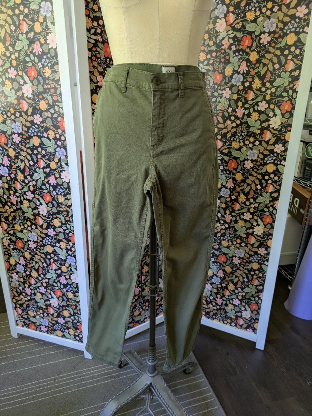 J. Crew Olive Chinos, Size 28